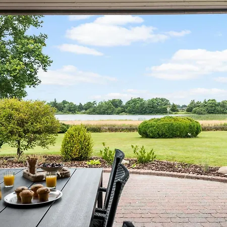 Prázdninový dům In With Wifi *